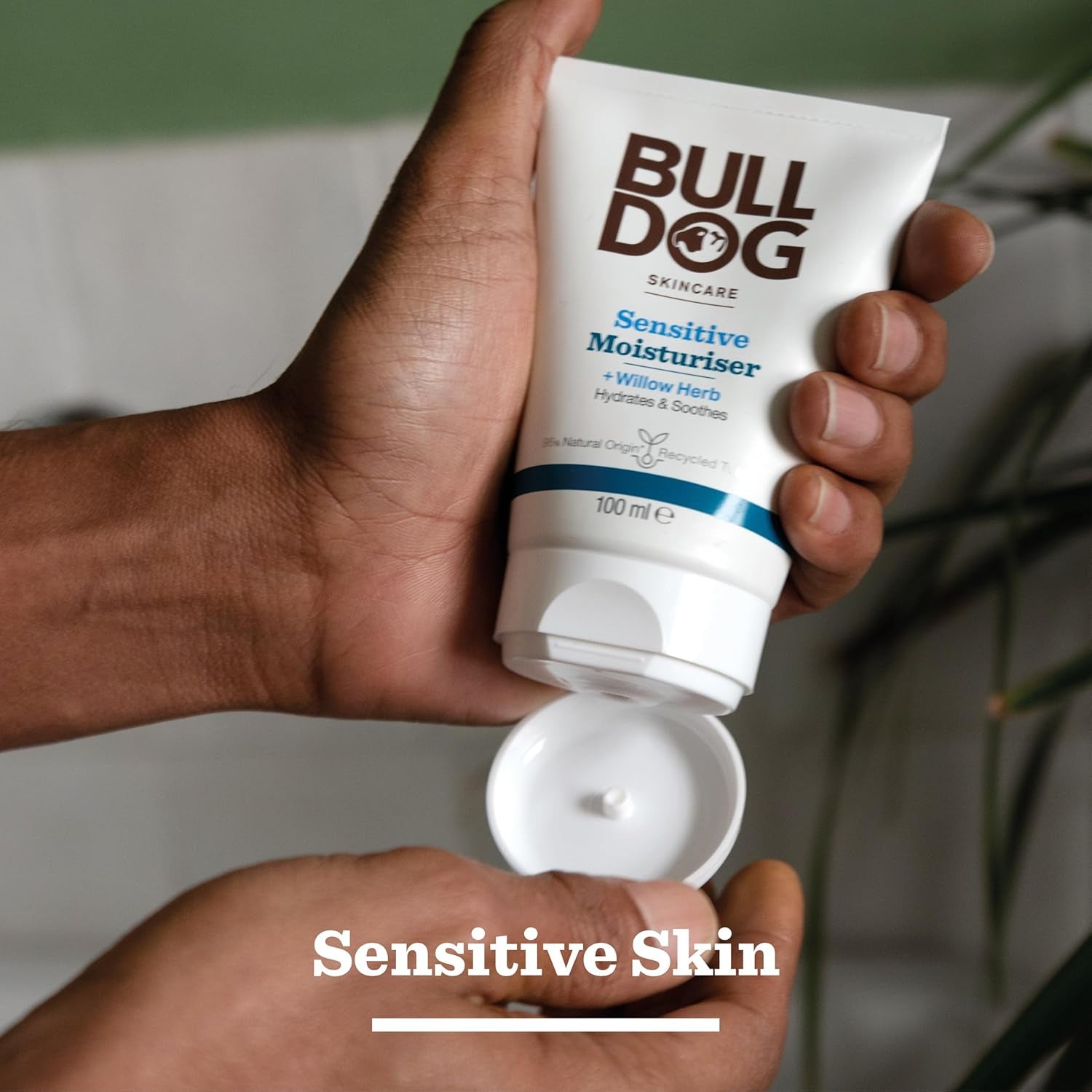 Skincare Sensitive Face Moisturiser for Men, Fragrance Free, Specially Formulated for Sensitive Skin, Provides 24-Hour Hydration, 100Ml
